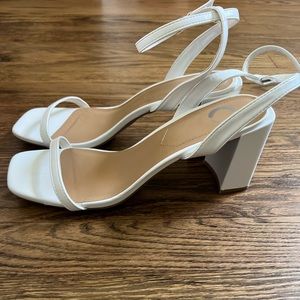 Journee Collection Chasity Sandal - White Block Heel Size 10